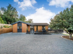 Appletree Lodge with Hot Tub